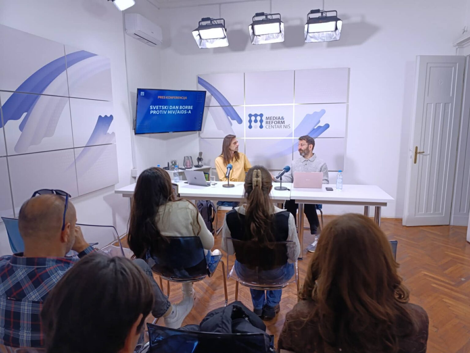 Svetski dan borbe protiv side: Savremena terapija pruža kvalitetan život, ali stigma i dalje prisutna